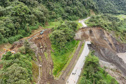 Una toma general entre los kilómetros 100 y103 a la altura del puente sobre el río Loco, en la provincia de Napo.