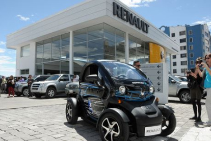 Sector automotriz pide que matrícula de $ 10 para carros eléctricos en Ecuador se aplique a híbridos.