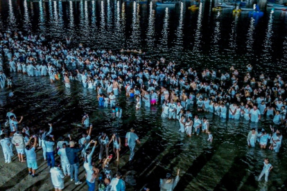 Ritual. Cientos de personas celebraron el ritual religioso.