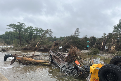 Fotografía de los escombros ocasionados debido a las inundaciones es en el área de Kerrville, Texas (EE.UU.)