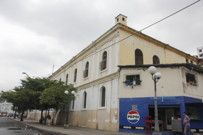 La antigua cárcel municipal es el primer edificio de la ciudad en ser construido a través de mampostería; con pilares de hormigón.