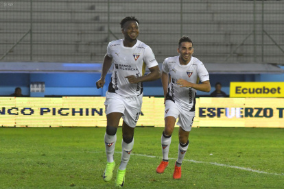 Michael Estrada y su festejo tras marcar el gol de Liga de Quito.