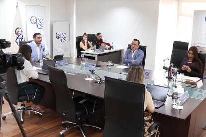 El Pleno se convocó en sesión extraordinaria para conocer la renuncia de postulante.