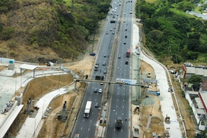 Se construye un paso elevado junto a la nueva Terminal Terrestre de vía a la costa