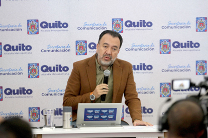 El alcalde Pabel Muñoz durante el programa Frecuencia Quiteña del 7 de julio de 2025.