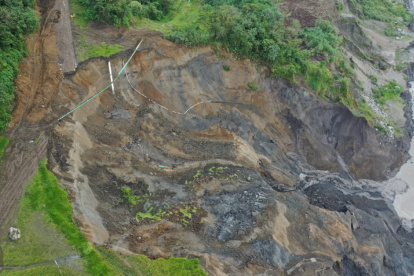 La suspensión en el transporte de crudo en el OCP Ecuador y el SOTE ha provocado que la producción de petróleo se contraiga.