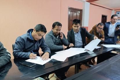 La reunión de los transportistas de Carchi con las autoridades, por el paro que hicieron para pedir seguridad.