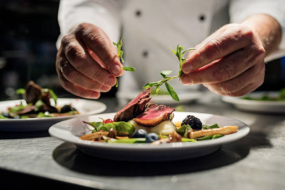 Salir a comer en Guayaquil, Quito o Cuenca ofrece experiencias distintas no solo en sabor, sino también en precio.