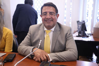 Santiago Díaz era parte de la Comisión de la Comisión de Salud de la Asamblea.