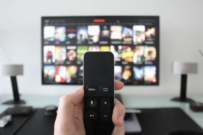 Referencial. Plataformas como Magis TV (Flujo TV) ofrece acceso a contenido sin licencia, lo que podría acarrear sanciones legales para sus usuarios.