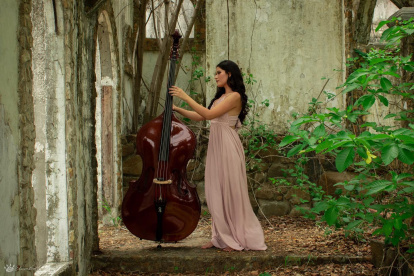 La artista Geovanna Badaraco forma parte de Manteca Latin Jazz Project junto con el percusionista Raúl Chávez.