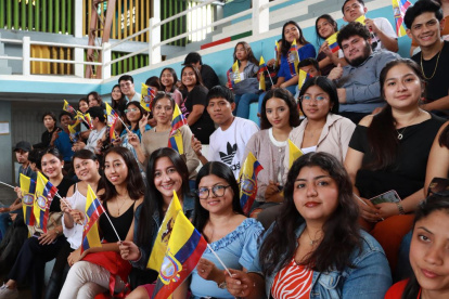 La convocatoria permite estudiar maestrías en línea desde Ecuador con respaldo internacional