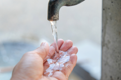 Deslizamiento en La Mica deja sin agua a 6 parroquias del sur de Quito.