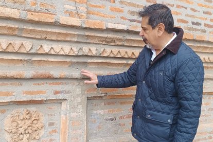 Juan Izquierdo, arquitecto encargado de la recuperación, explicó que se utilizó un sistema de georadar para identificar las grietas y micro grietas que existen en la Catedral de La Inmaculada.