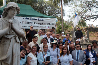En un acto simbólico, pastores y líderes evangélicos rindieron tributo a George Fisher, misionero que dejó huellas de fe y obediencia en Ecuador.