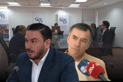 La veeduría ciudadana, coordinada por Hugo Arteaga (d), está a la espera de una respuesta del presidente del CPCCS, Andrés Fantoni.