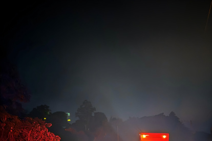 Persecución. Tras la persecución el auto quedó volcado en la vía, el adolescente se encontraba en la parte trasera del vehículo desorientado.