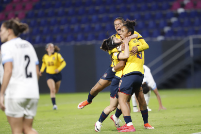 El festejo de Emily Arias tras marcar el segundo gol de Ecuador.