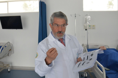 José Ruales es salubrista, fue ministro de Salud. Es decano en la UISEK.