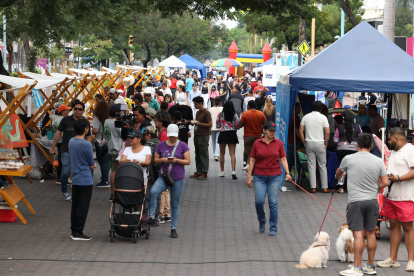 Hubo emprendimientos y diversas actividades en la edición de Ruta Urdesa, de este 13 de julio.