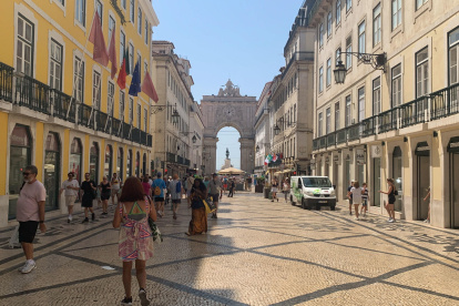 La Praça do Comércio, una de las principales atracciones turísticas de Lisboa, Portugal.
