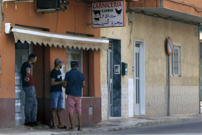 Calles tranquilas este lunes 14 de julio de 2025, en el barrio de San Antonio de Torre Pacheco (Murcia).