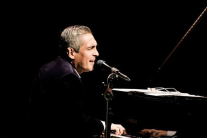 Francisco Echeverría rompe los estigmas del jazz en Ecuador y construye una red de fusión musical sin etiquetas.