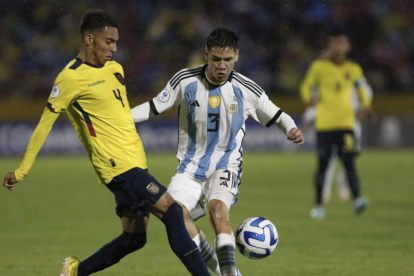 Entrenamiento con Delfín SC en el Complejo Los Geranios, previo al duelo ante Barcelona SC en Manta.