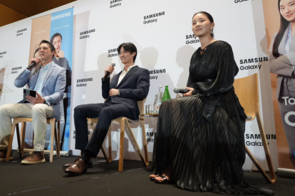 Sharon Cho y Raphael Chung durante el estreno de Todo Bajo Control en Nueva York, el primer K-drama producido por Samsung para Latinoamérica.