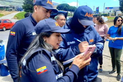 Funcionarios de la Agencia Metropolitana de Control recorrieron Quitumbe.