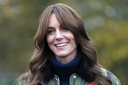 Kate Middleton durante su visita al hospital de Colchester, donde compartió su experiencia con el cáncer