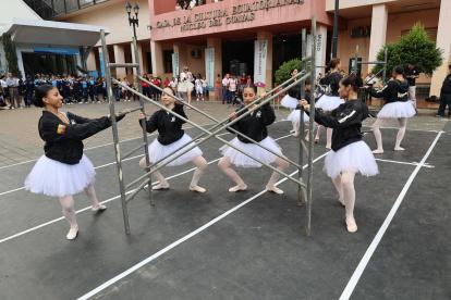La Casa de la Cultura de Guayas organiza eventos en la plaza que está junto a la sede de la institución, en 9 de Octubre entre Pedro Moncayo y Quito.