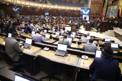 Las bancadas mostraron su postura frente al listado por nepotismo expuesto por Niels Olsen.