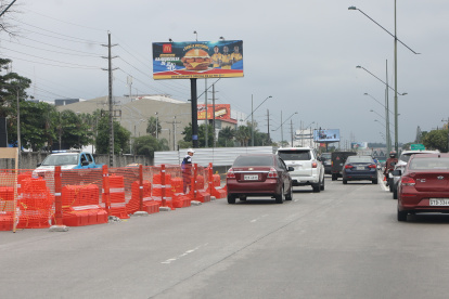 GOBIERNO PARALIZA OBRA DE LA ALCALDIA EN LOS CEIBOS FECHA:12/07/2025 PERIODISTA:ANDRES GARCIA AG-PERIODISTA AG-GUAYAQUIL AG-EXPRESO AG-GRANASA