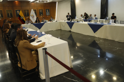 Los 10 puestos destinados para la comparecencia de los legisladores de la Revolución Ciudadana se mantuvieron vacíos durante la sesión.