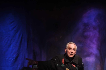 La obra es protagonizada por el dramaturgo, docente y actor, Jorge Mateus.