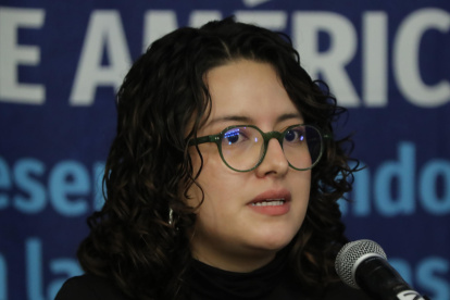 La investigadora y nutricionista de FIAN-Colombia, Alejandra Niño, durante una conferencia de prensa en Ciudad de México (México).