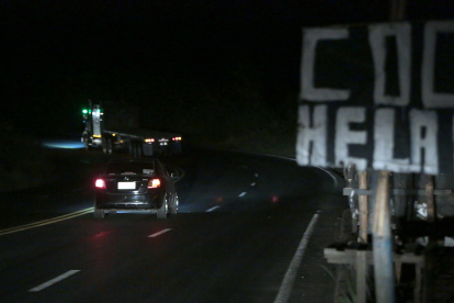 Apenas se cruza el peaje de Playas se evidencia una total falta de iluminación en la vía.