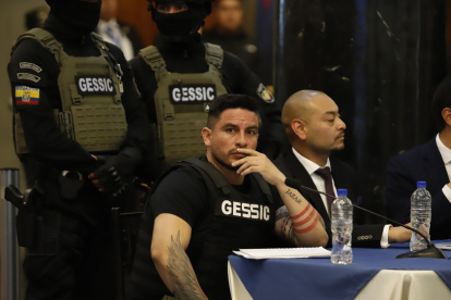 El sentenciad por delincuencia organizada Daniel Salcedo compareció en la Comisión de Fiscalización.