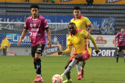 Independiente del Valle le ganó el primer duelo a Aucas en 2025