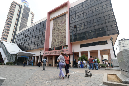 Sede de la Casa de la Cultura de Guayas, en el centro de Guayaquil.