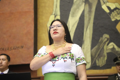 Una de las asambleístas expulsadas de Pachakutik es la segunda vicepresidenta de la Asamblea Carmen Tiupul.