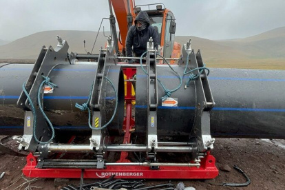 l alcalde Pabel Muñoz informó que los trabajos de reparación del sistema de agua en el sector de El Antisana avanzan según lo previsto