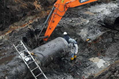 Las temperaturas bajo cero obligaron a suspender temporalmente los trabajos de unión de la nueva tubería en la línea Mica-Quito Sur.