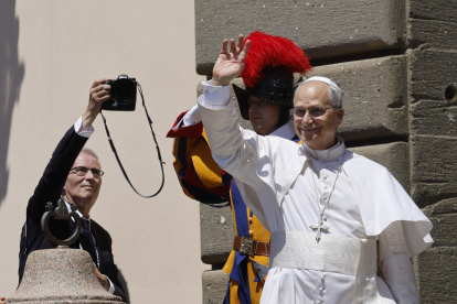 Papa Francisco lidera el Angelus desde Castel Gandolfo.