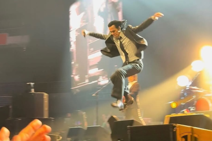 Nick Cave, lider del grupo Nick Cave and the Bad Seeds, es admirado por su personalidad nada tradicional dentro y fuera del escenario.