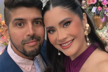 Jennifer con su pareja, Juan