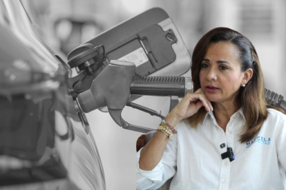 La prefecta del Guayas anunció la desvinculación del funcionario en redes.