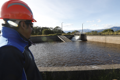 Abren las compuertas de la planta de tratamiento del Troje en el sur de Quito.