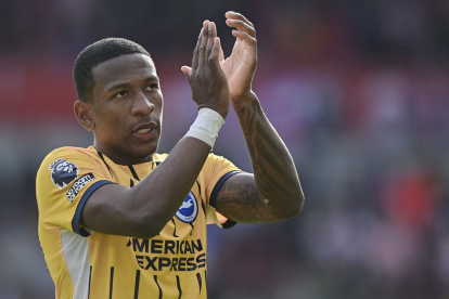 Pervis Estupiñán destacó como jugador de Brighton en la Premier League.